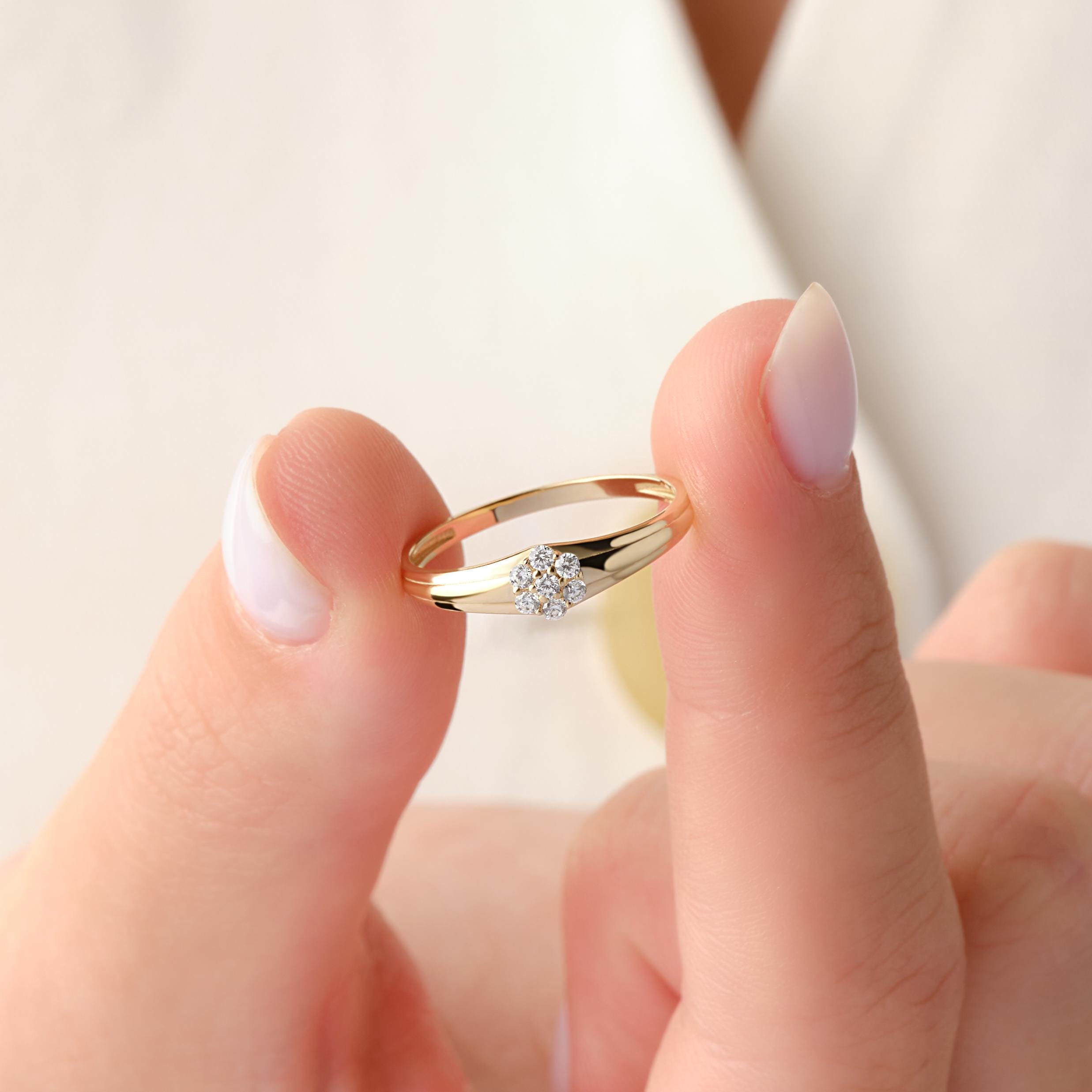 flower diamond cluster ring