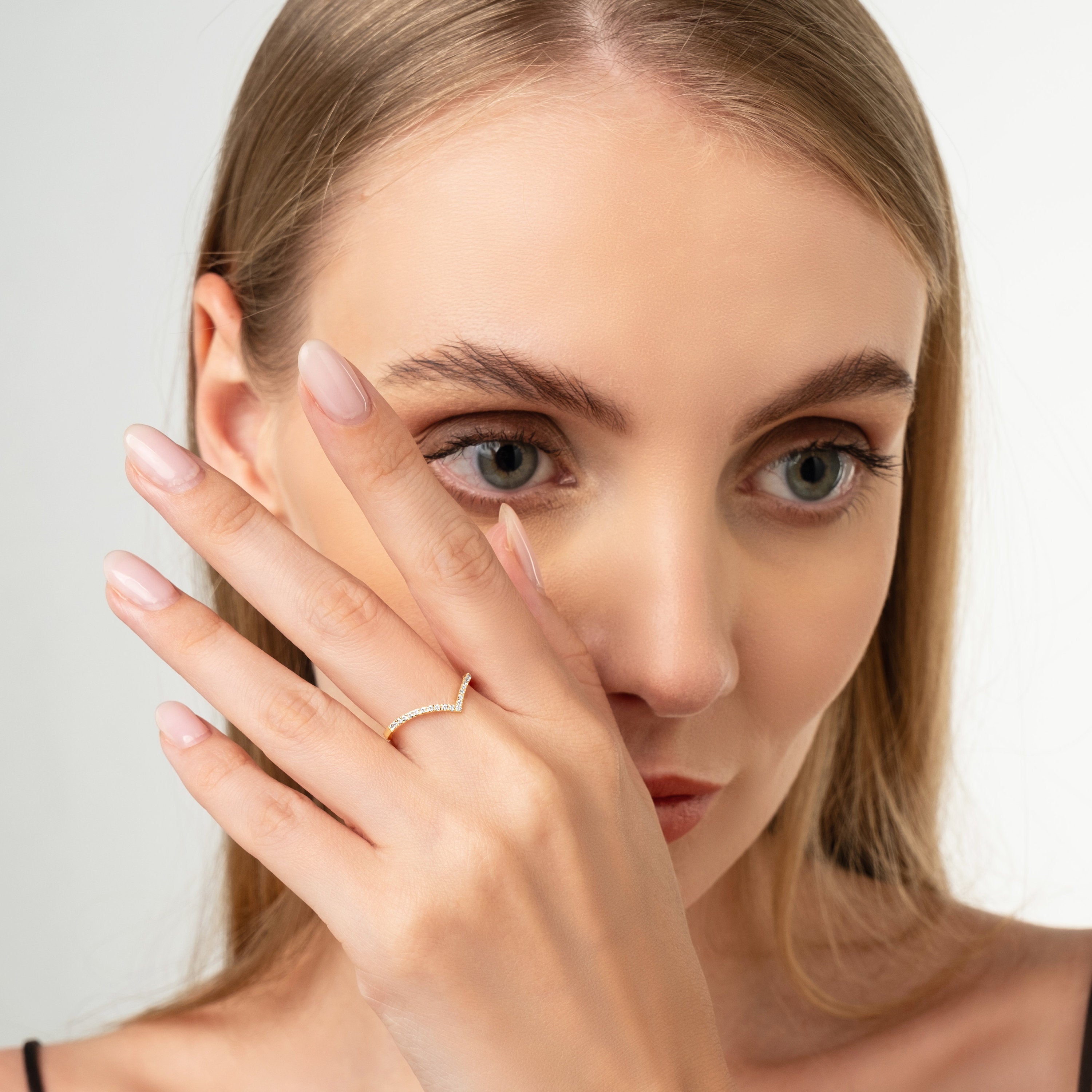 V Shaped Diamond Ring - Solid Gold Chevron Band