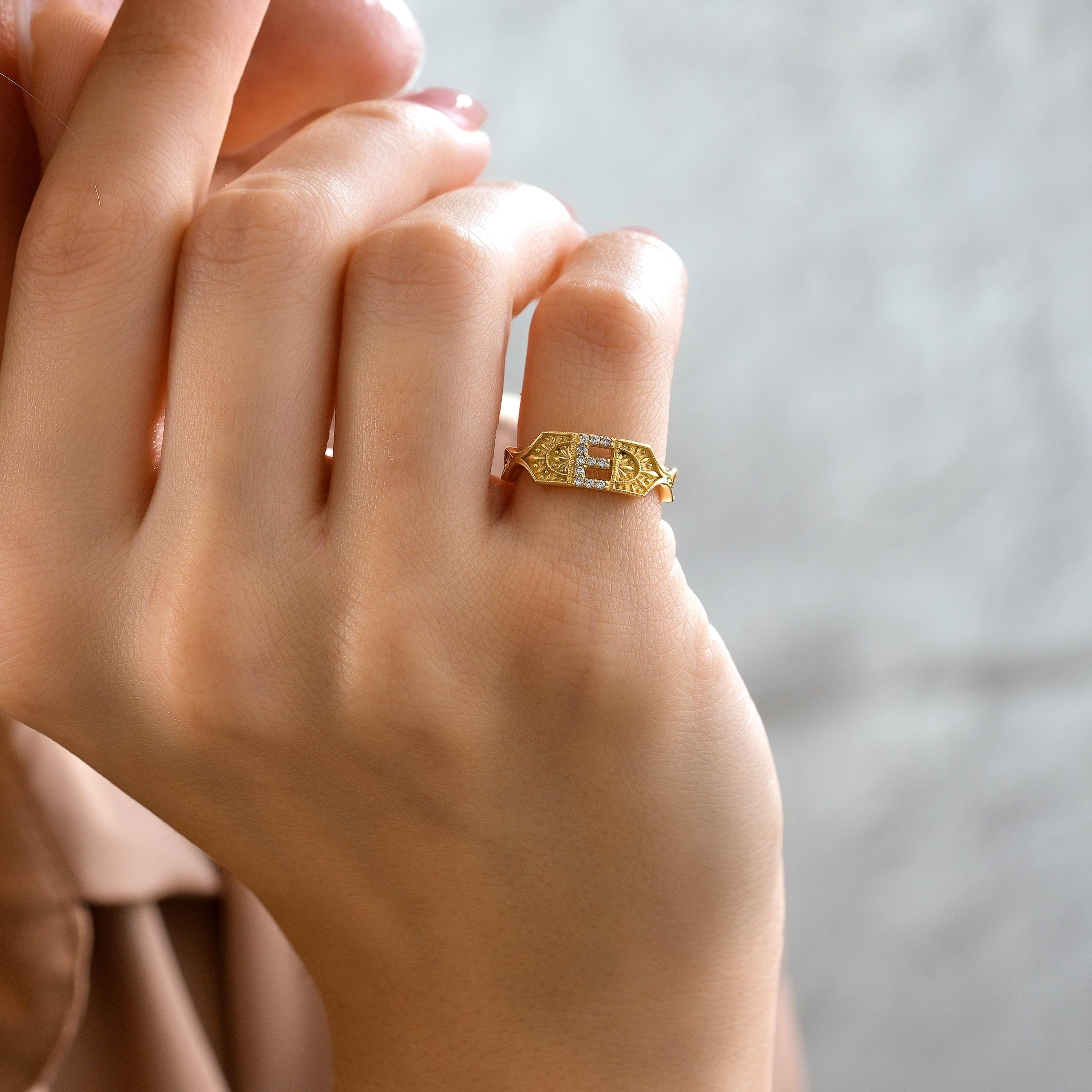 e initial letter ring gold diamond