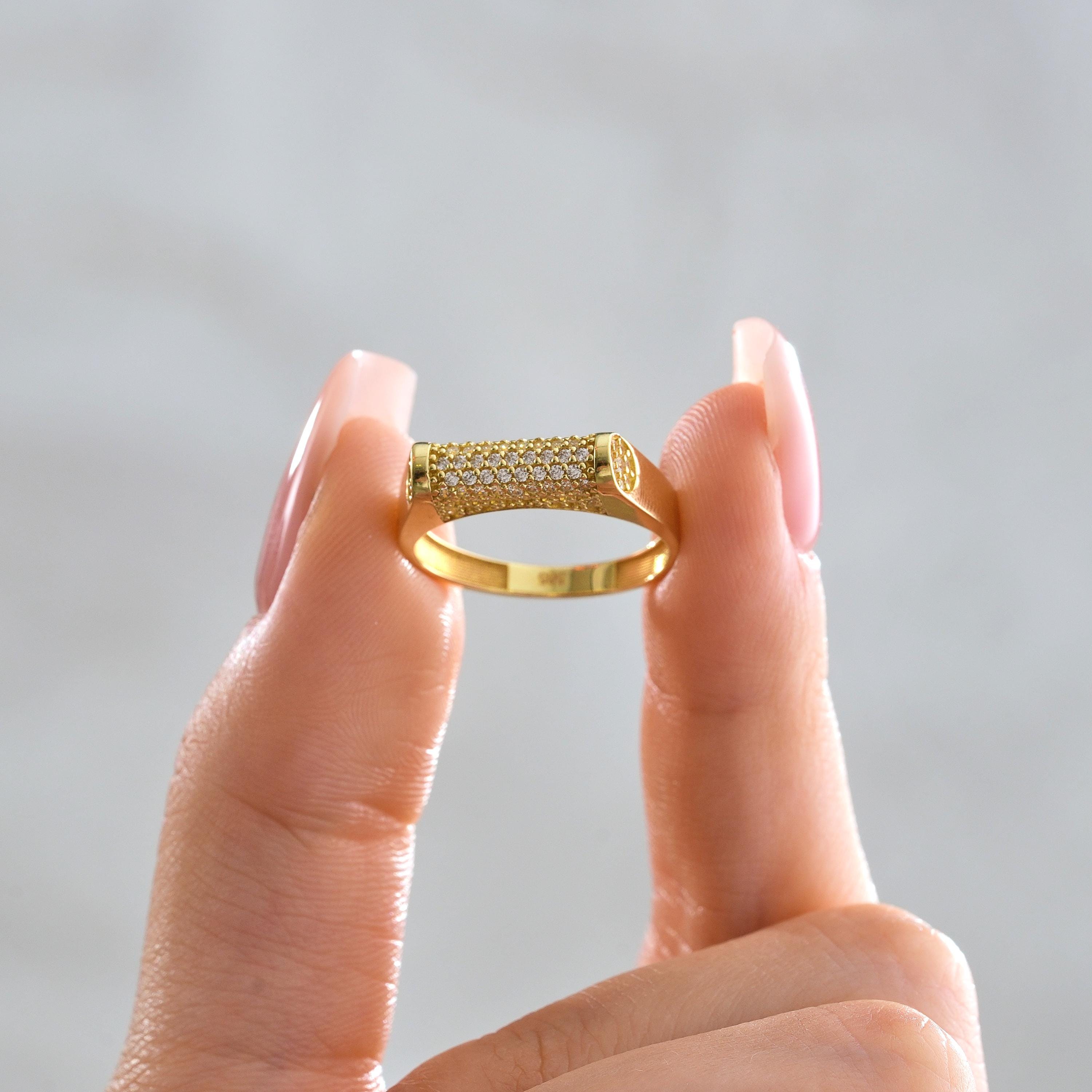 solid gold pave diamonds cylindrical bar statement ring