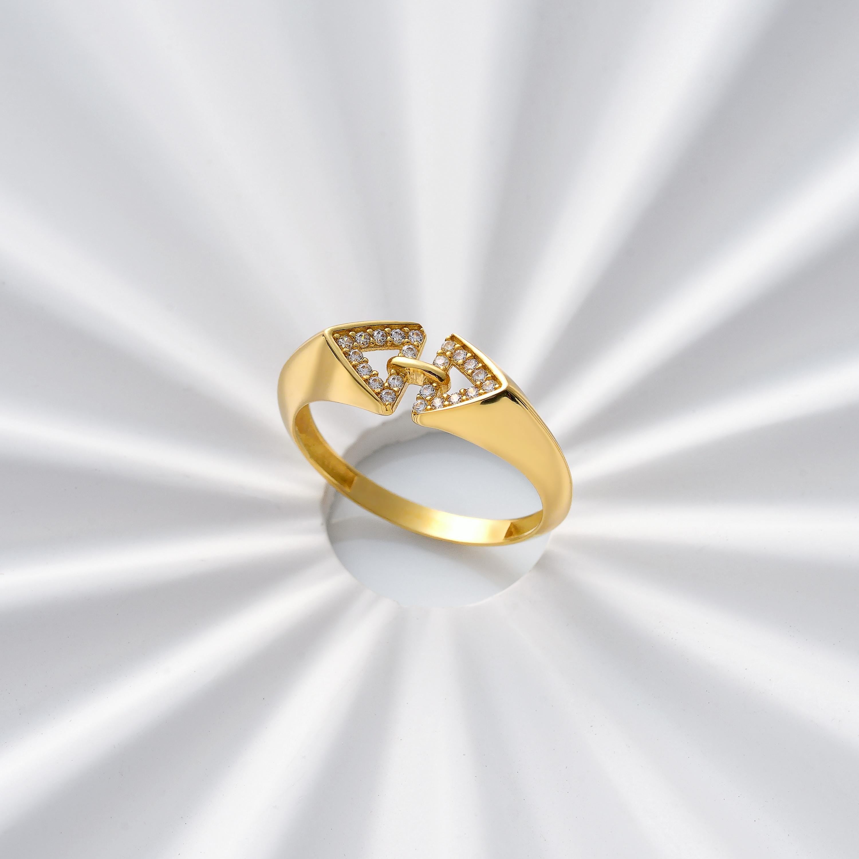 geometric solid gold ring with double triangle link design